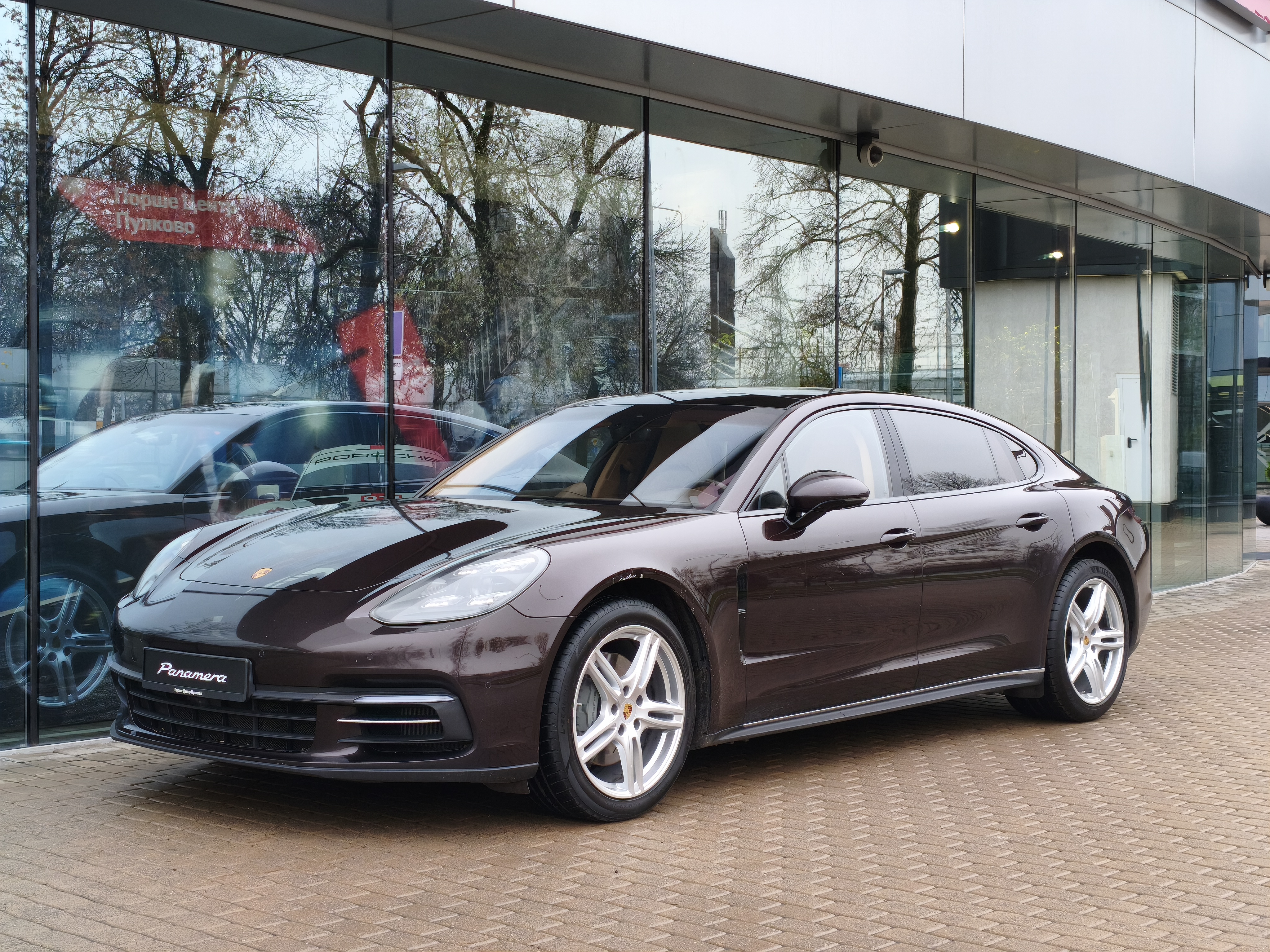Автомобиль Porsche Panamera II поколение 4S Executive 2.9 AMT 4WD (440 л.с.) Base Коричневый 2017 с пробегом 120 074 км
