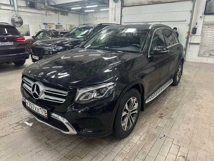 Автомобиль Mercedes-Benz GLC I поколение (X253) 220 2.1d AT 4Matic (170 л.с.) Особая серия Чёрный 2018 с пробегом 58 292 км