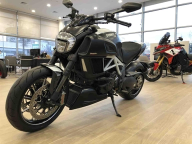 Мотоцикл Ducati Diavel Carbon I поколение Diavel Carbon Base Черный 2014 с пробегом 11001 км