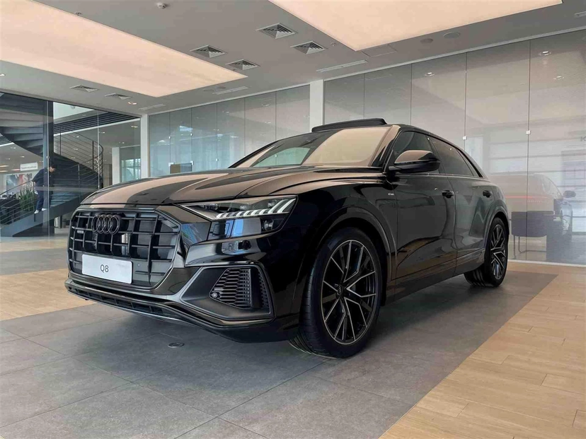 Автомобиль Audi Q8 I поколение 3.0 AT 4WD (340 л.с.) Base Чёрный 2023