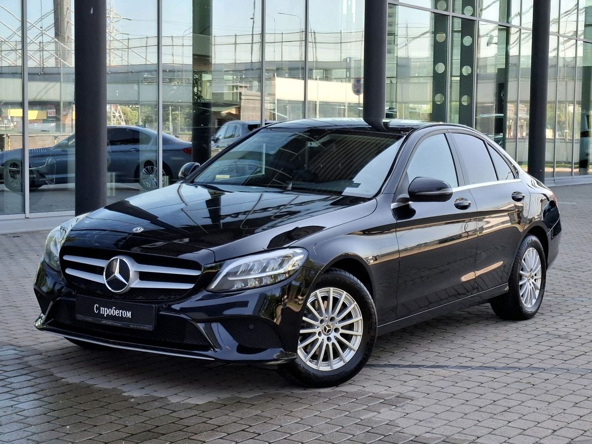 Mercedes-Benz C-Класс IV поколение (W205/S205/C205) 180 1.6 AT (150 л.с.) Особая серия Чёрный 2018 с пробегом 75 000 км