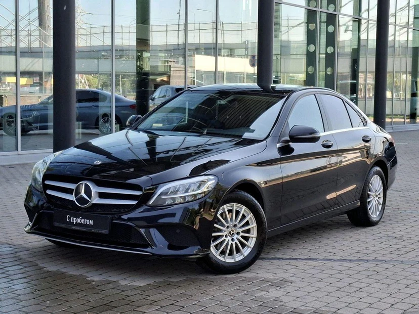 Mercedes-Benz C-Класс IV поколение (W205/S205/C205) 180 1.6 AT (150 л.с.) Особая серия Чёрный 2018 с пробегом 75 000 км