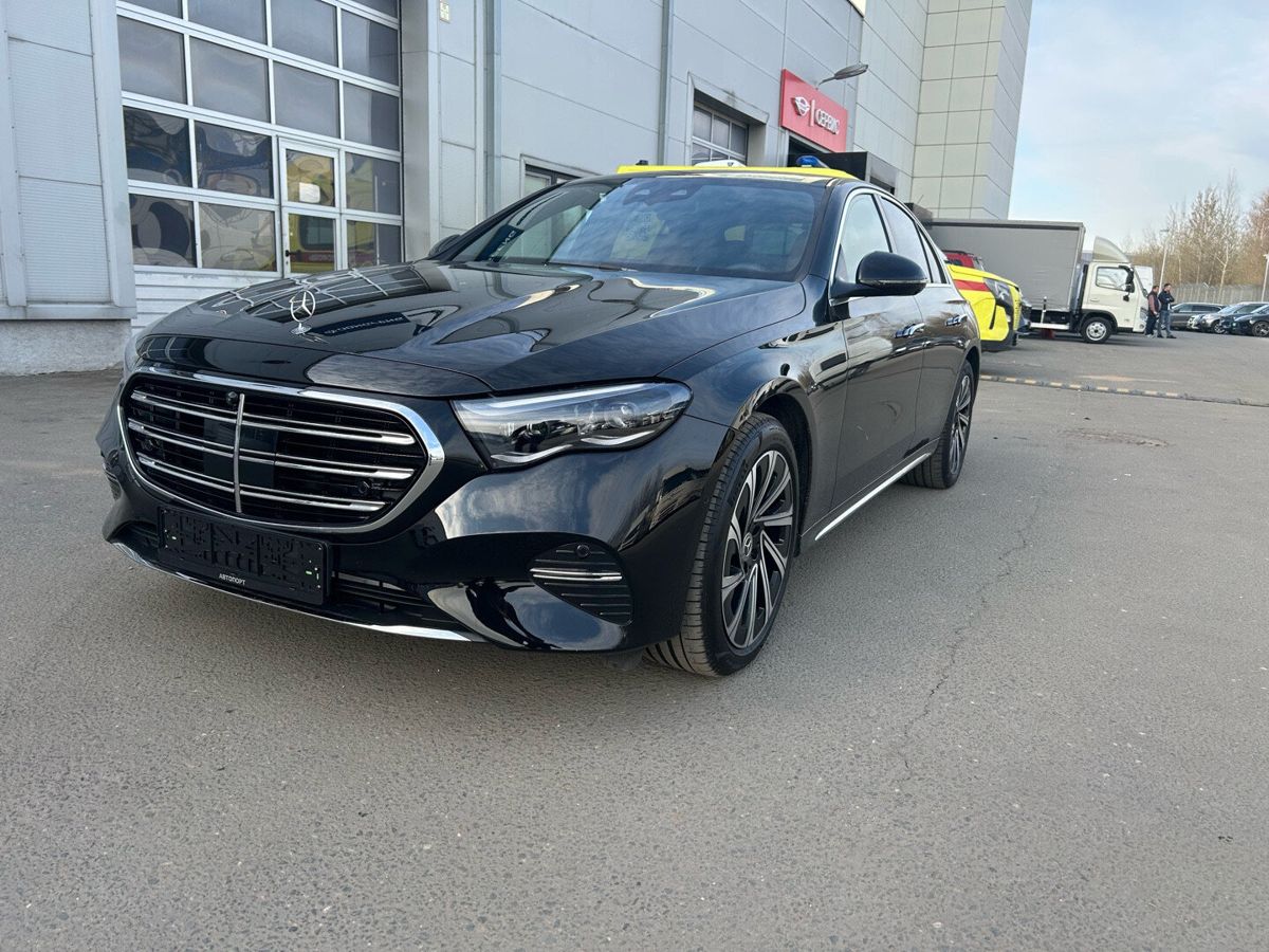 Автомобиль Mercedes-Benz E-Класс VI поколение (W214/S214) 2.0 AT 4Matic (258 л.с.) AMG Line Чёрный 2025 с пробегом 110 км