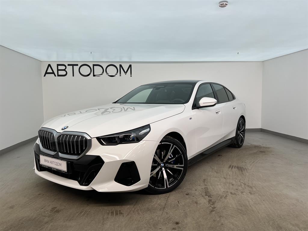 Автомобиль BMW 5 серии VIII поколение (G60) 2.0 AT 4WD (258 л.с.) M Sport Белый 2023 с пробегом 10 308 км