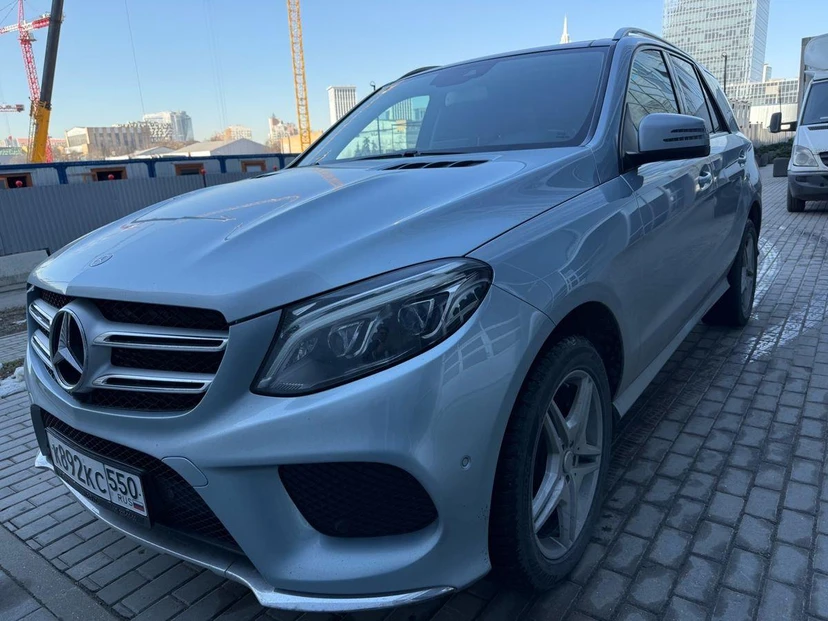 Автомобиль Mercedes-Benz GLE I поколение (W166) 350 3.0d AT 4Matic (249 л.с.) Особая серия Голубой 2015 с пробегом 165 000 км