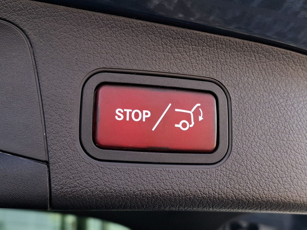 Автомобиль Mercedes-Benz GLA II поколение (H247) 200 1.3 AMT (150 л.с.) Progressive Синий 2020 с пробегом 46 000 км