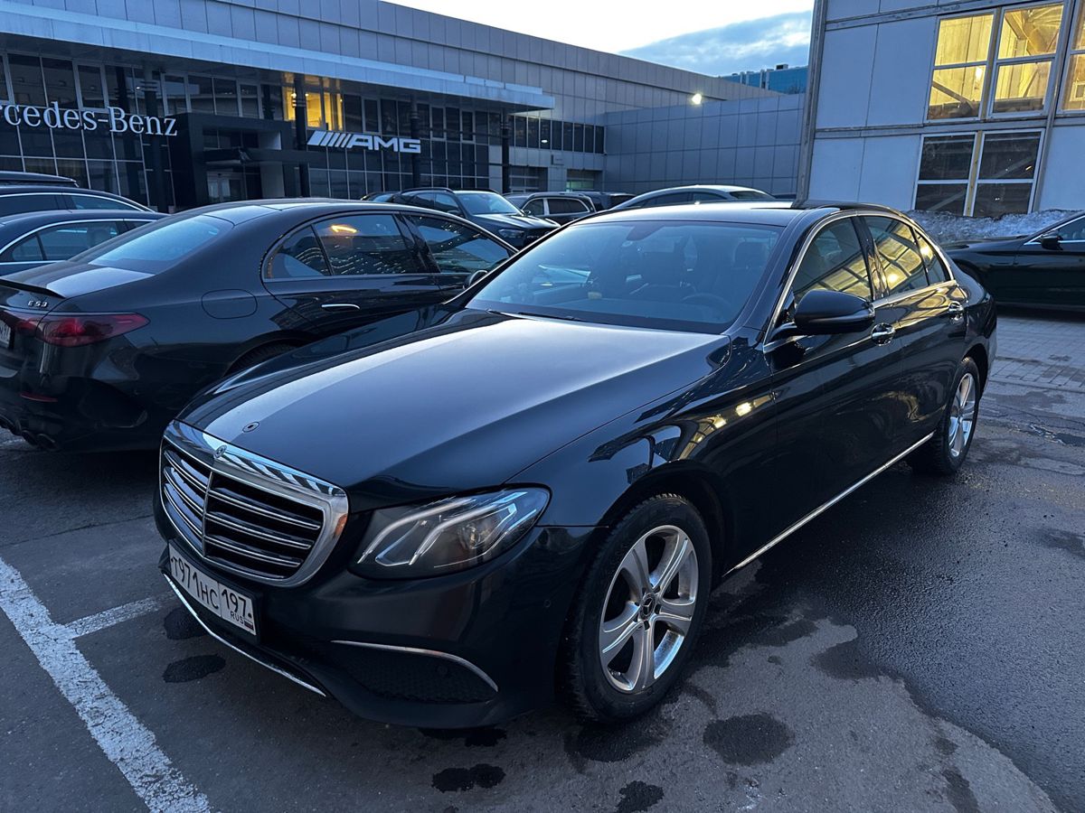 Автомобиль Mercedes-Benz E-Класс V поколение (W213/S213/C238) 200 2.0 AT 4Matic (197 л.с.) Sport Чёрный 2019 с пробегом 125 000 км