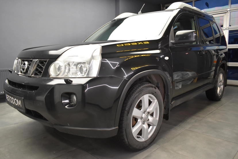 Автомобиль Nissan X-Trail II поколение (T31) 2.5 CVT 4WD (169 л.с.) SiV Чёрный 2010 с пробегом 256 298 км