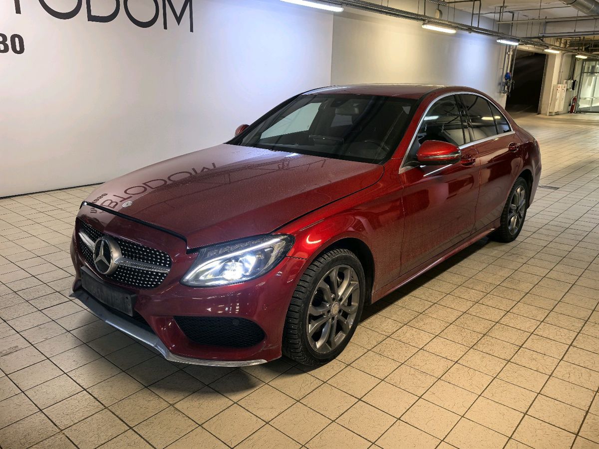 Автомобиль Mercedes-Benz C-Класс IV поколение (W205/S205/C205) 180 1.6 AT (150 л.с.) Sport Красный 2015 с пробегом 175 743 км