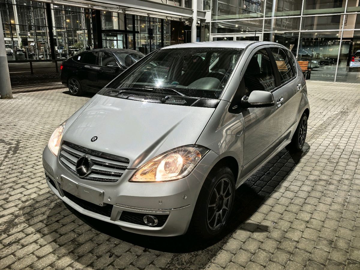 Автомобиль Mercedes-Benz A-Класс II (W169) [рестайлинг] 180 2.0d CVT (109 л.с.) Avantgarde Серый 2011 с пробегом 83 163 км