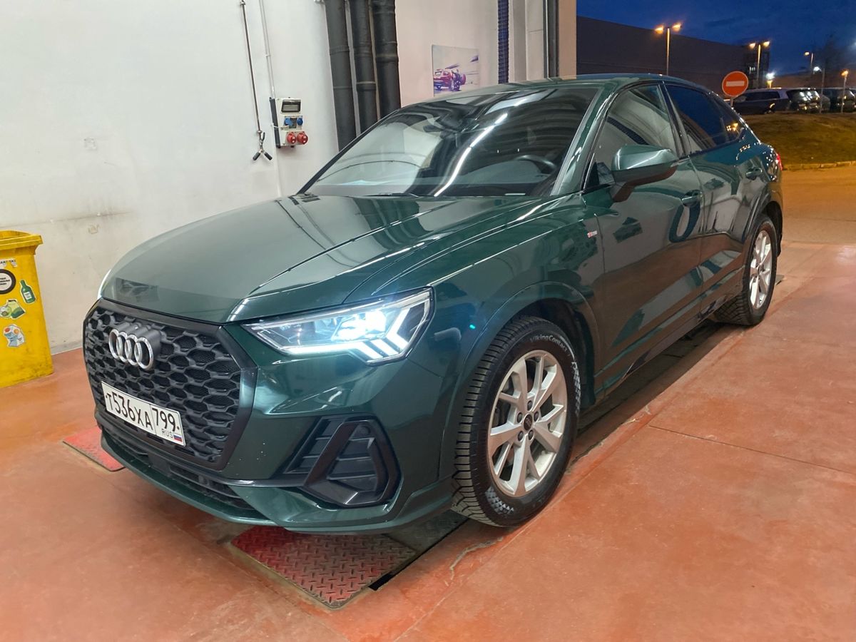 Автомобиль Audi Q3 II поколение (F3) 2.0 AMT 4WD (180 л.с.) 40 TFSI quattro S tronic Зелёный 2020 с пробегом 97 161 км