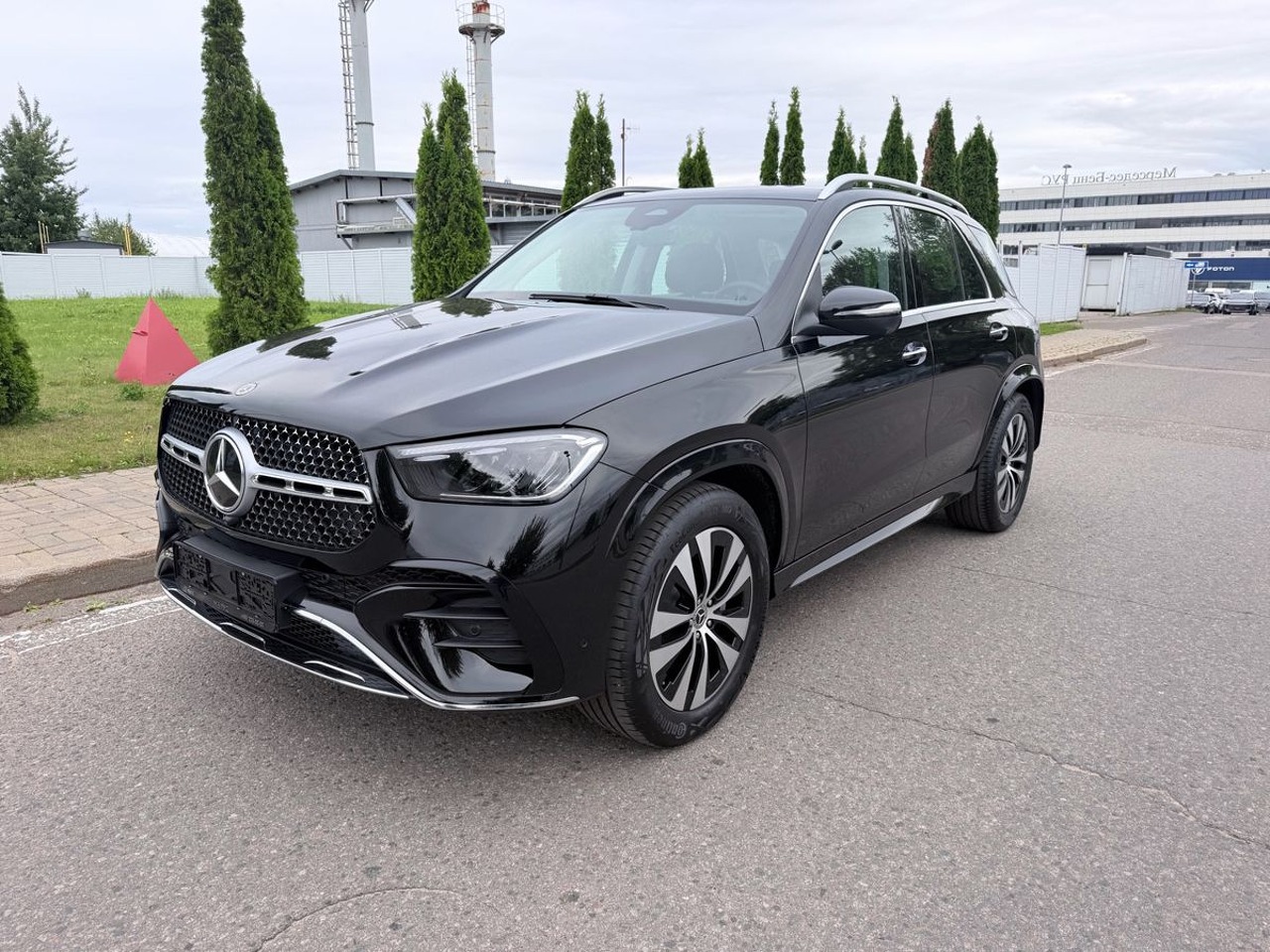Mercedes-Benz GLE II (V167) [рестайлинг] 2.0 AT 4Matic (258 л.с.) Base Чёрный 2026 