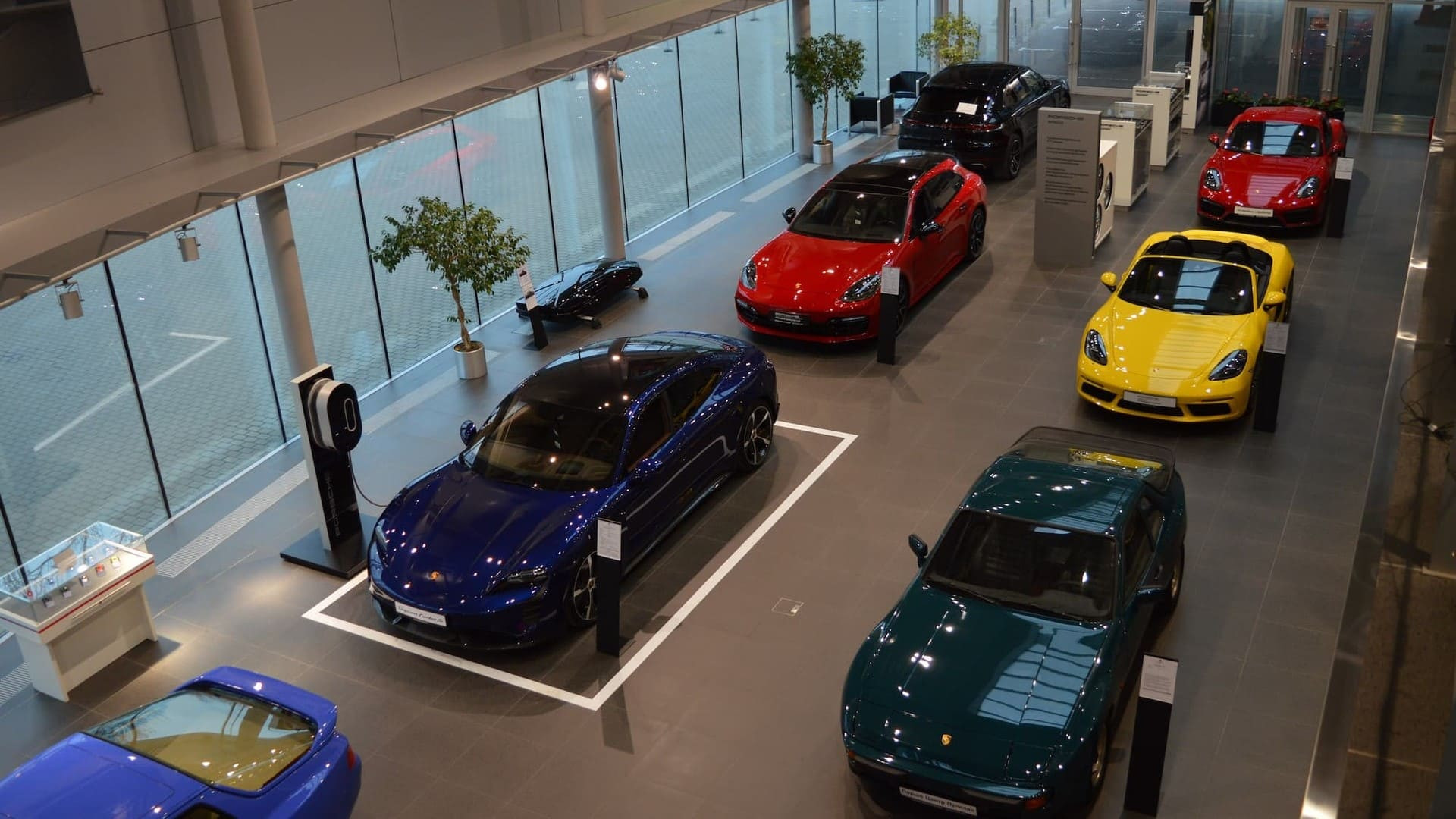 изображение дилерского центра