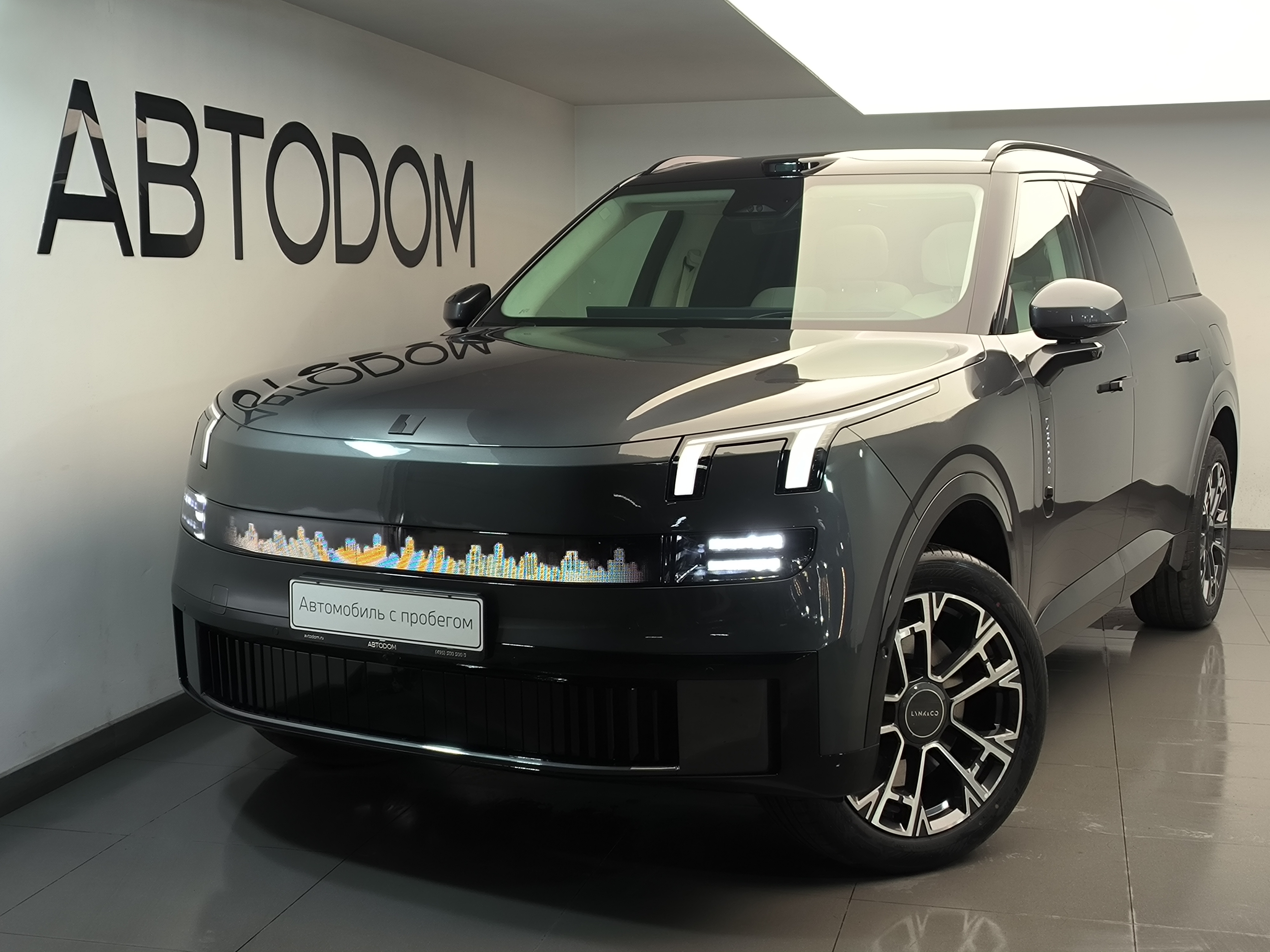 Автомобиль Lynk & Co 900 I поколение 2.0hyb AT 4WD (734 л.с.) Ultra Серый 2026 