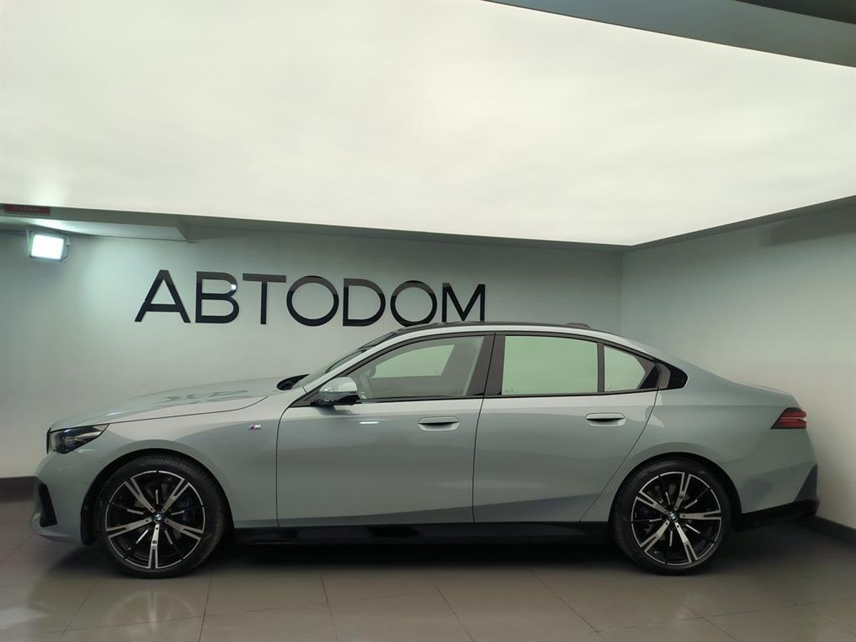 BMW 5 серии VIII поколение (G60) 2.0 AT 4WD (258 л.с.) M Sport Серый 2025 с пробегом 6 541 км