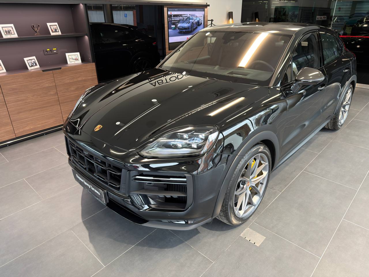 Автомобиль Porsche Cayenne III [рестайлинг] Turbo GT 4.0 AT 4WD (659 л.с.) Turbo GT Чёрный 2025 