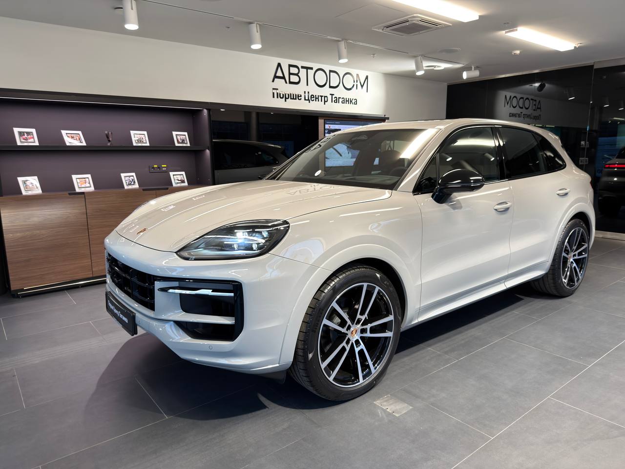 Porsche Cayenne III [рестайлинг] 3.0 AT 4WD (353 л.с.) Black Edition Серый 2026 