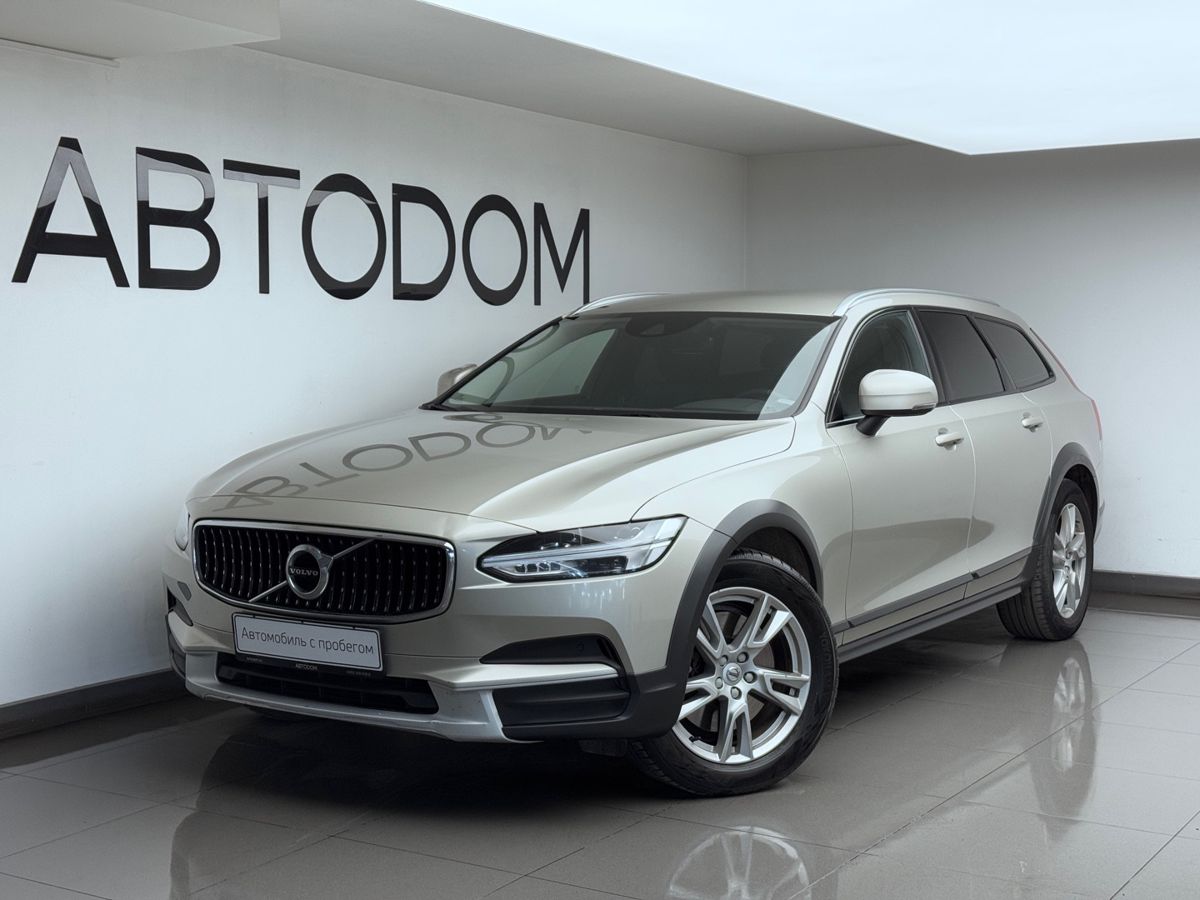 Volvo V90 Cross Country I поколение 2.0 AT 4WD (249 л.с.) Plus Серебристый 2018 с пробегом 168 426 км