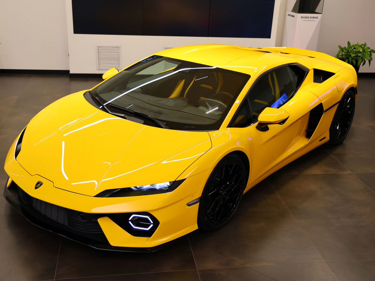 Автомобиль Lamborghini Temerario I поколение 4.0hyb AMT 4WD (920 л.с.) Base Жёлтый 2026 с пробегом 30 км