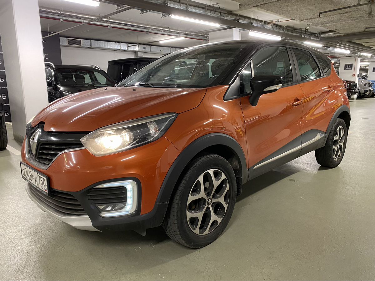 Renault Kaptur I поколение 1.6 CVT (114 л.с.) Style Оранжевый 2017 с пробегом 104 658 км