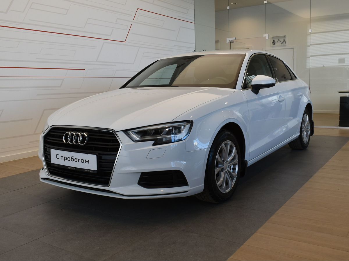 Автомобиль Audi A3 III (8V) [рестайлинг] 1.4 AMT (150 л.с.) Base Белый 2020 с пробегом 105 043 км