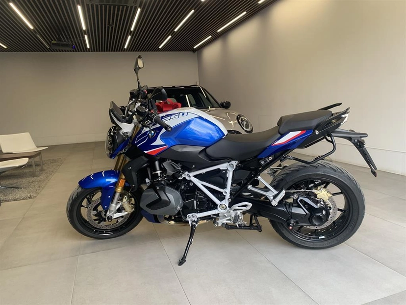 Мотоцикл BMW Motorrad R 1250 R II поколение R 1250 R Base Синий 2023 с пробегом 8 325 км
