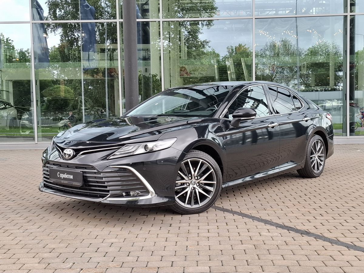 Toyota Camry VIII (XV70) [рестайлинг] 2.5 AT (209 л.с.) DeLuxe Чёрный 2023 с пробегом 20 824 км