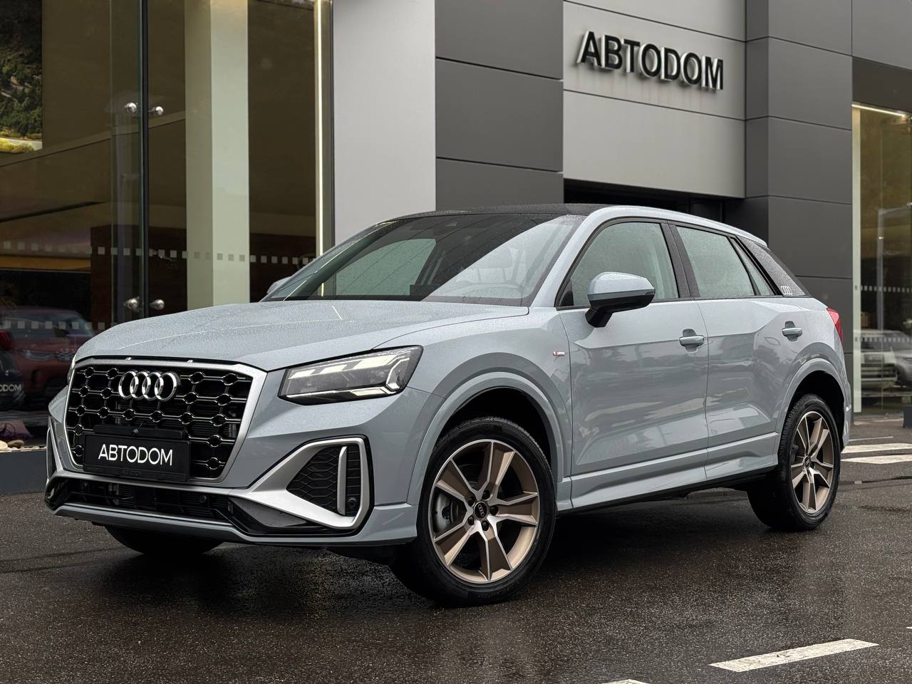 Автомобиль Audi Q2 I [рестайлинг] 1.5 AMT (160 л.с.) 35 TFSI S tronic Серый 2025 