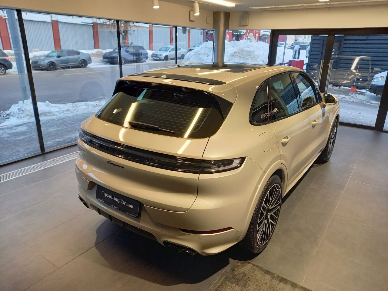 Автомобиль Porsche Cayenne III [рестайлинг] 3.0 AT 4WD (353 л.с.) Base Бежевый 2025 