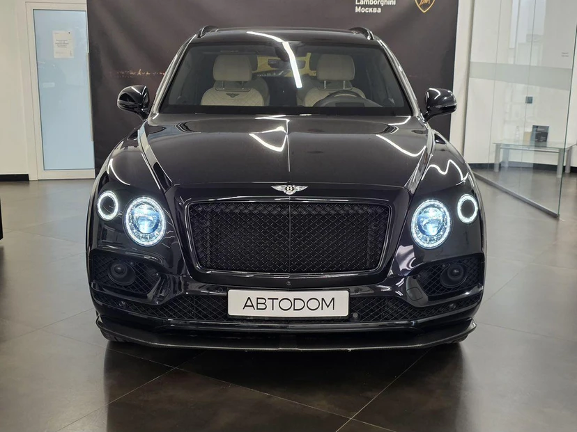 Автомобиль Bentley Bentayga I поколение 4.0 AT 4WD (550 л.с.) Individual Чёрный 2019 с пробегом 60 031 км