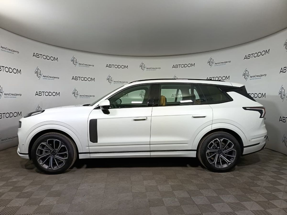 Автомобиль Lynk & Co 09 I поколение 2.0 AT 4WD (254 л.с.) Global Edition 7-seats Белый 2025 