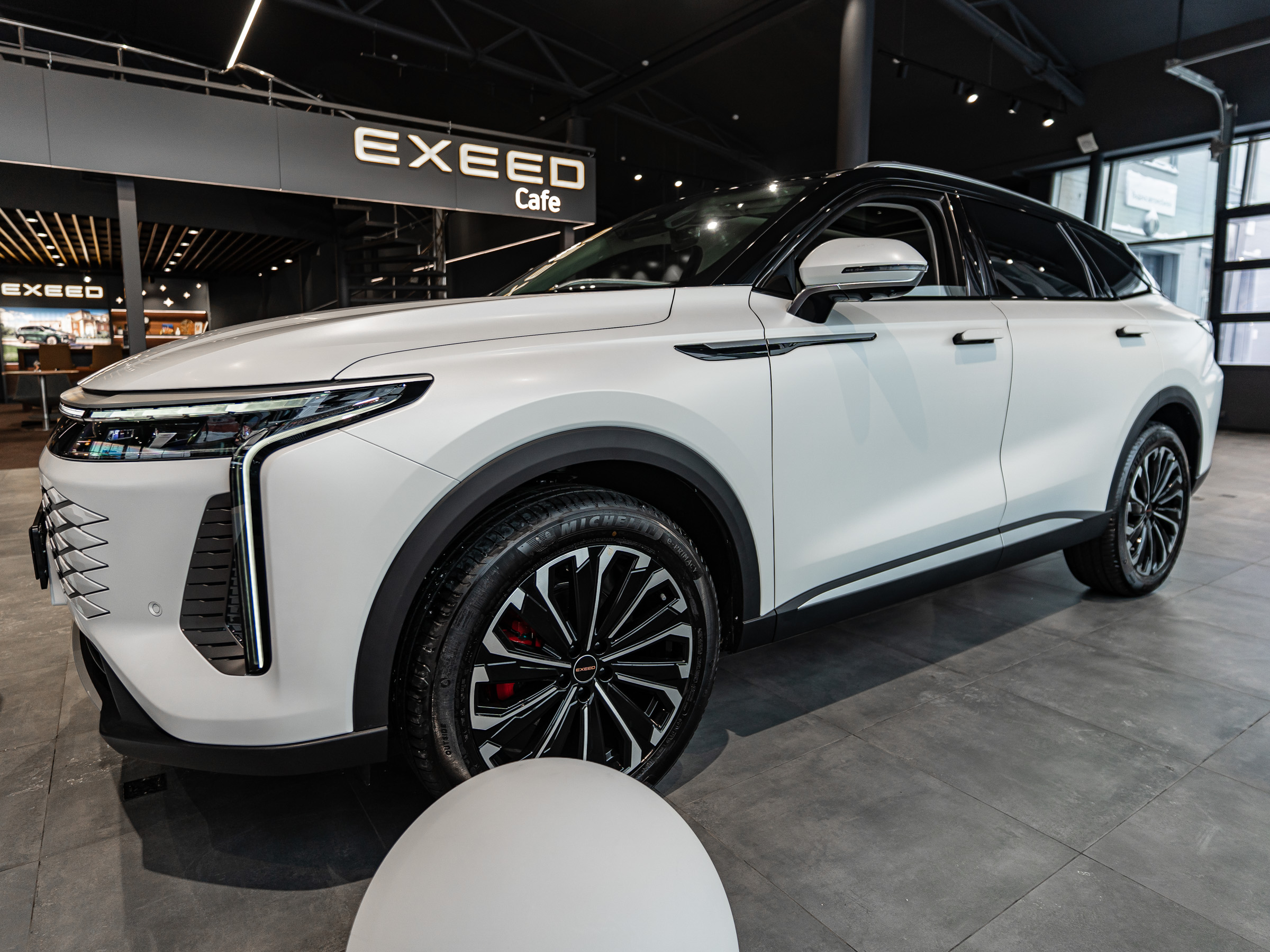 EXEED RX I поколение 2.0 AT 4WD (249 л.с.) Премиум Белый 2025 
