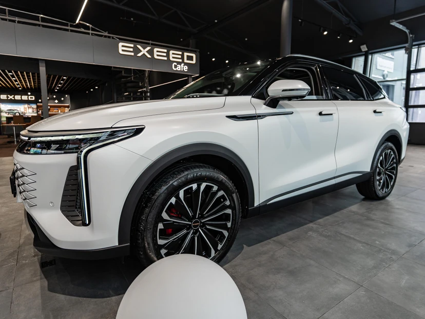 EXEED RX I поколение 2.0 AT 4WD (249 л.с.) Премиум Белый 2025