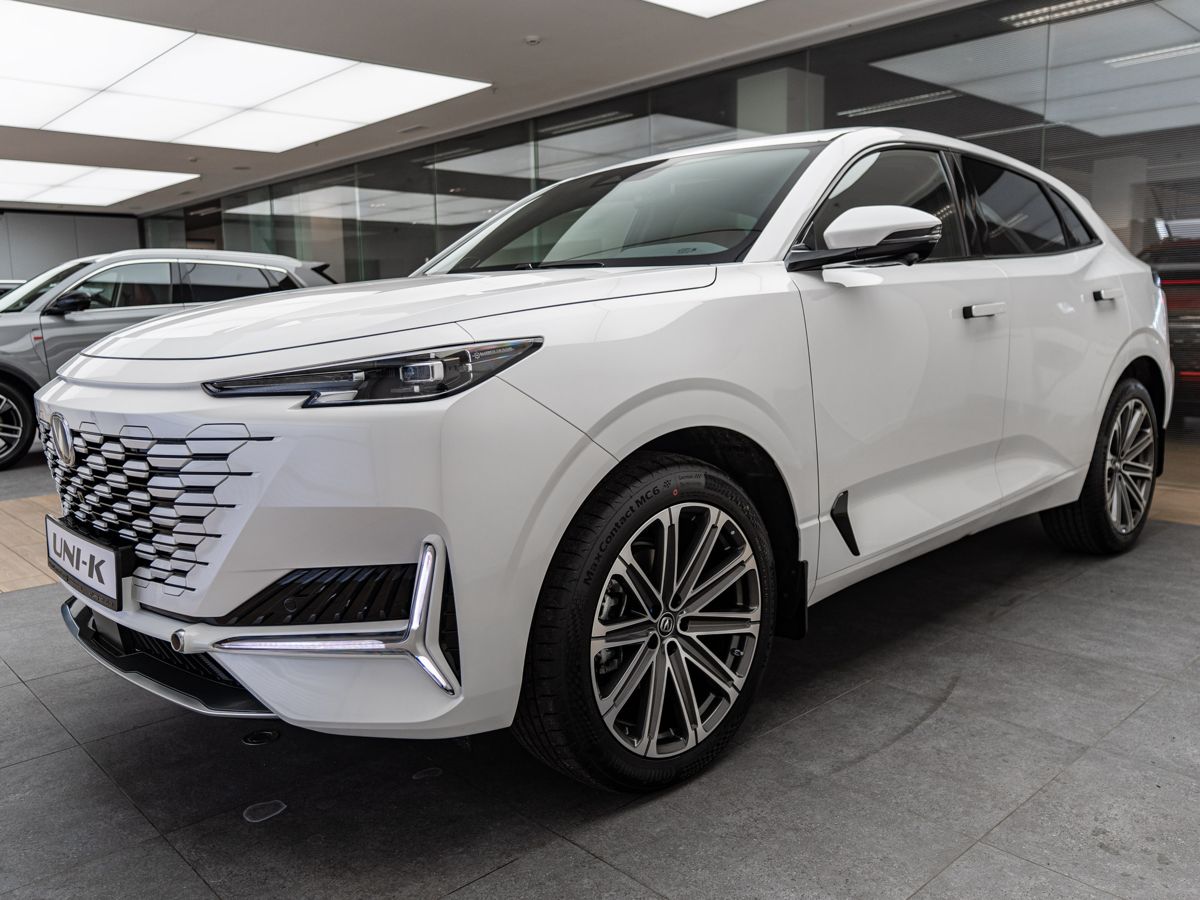 Автомобиль Changan UNI-K I поколение 2.0 AT 4WD (226 л.с.) Tech Белый 2024 