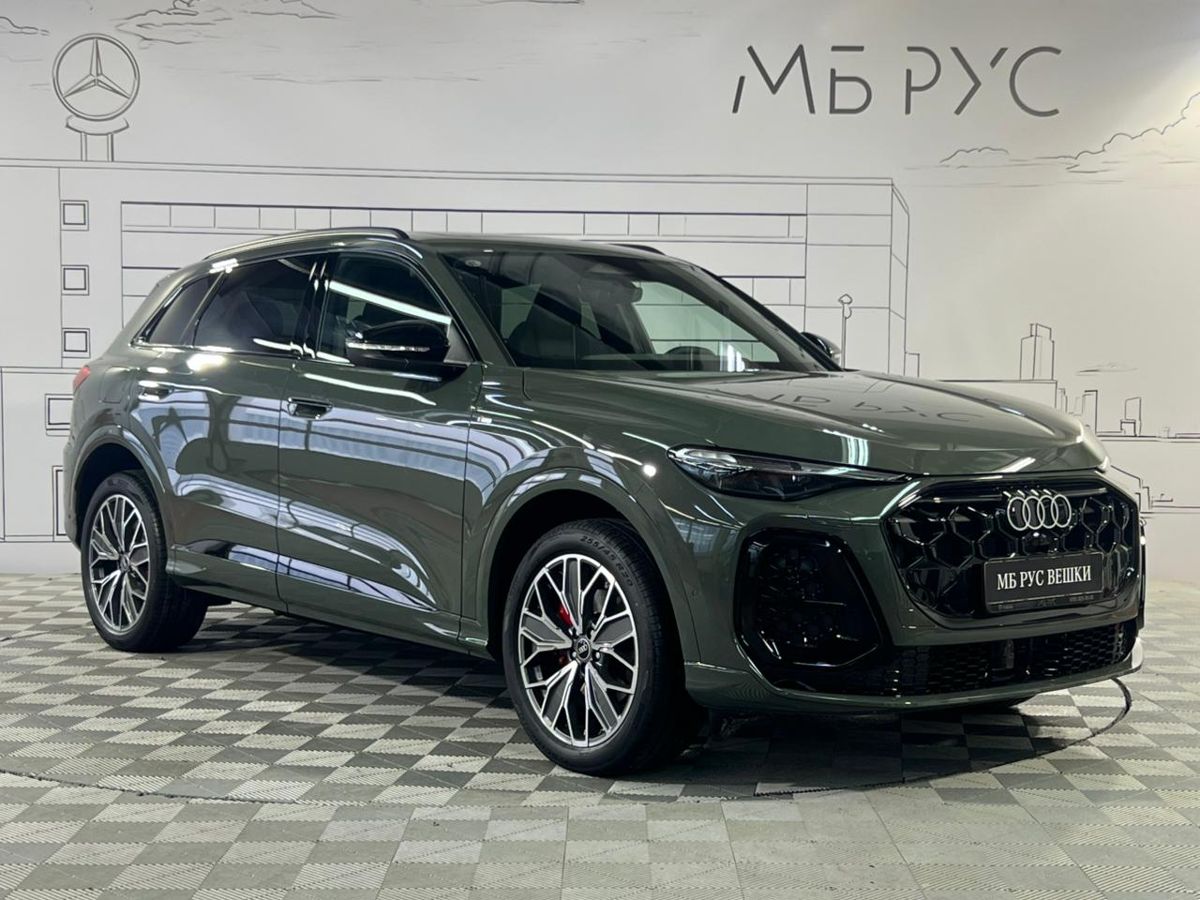 Автомобиль Audi Q5 III поколение 2.0 AMT 4WD (204 л.с.) Luxury Зелёный 2025 с пробегом 20 км