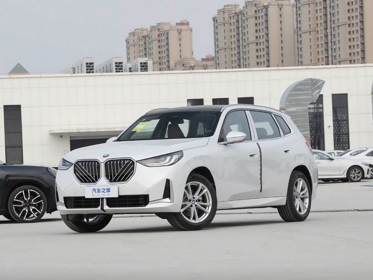 Автомобиль BMW X3 IV поколение (G45/G48) 2.0 AT 4WD (190 л.с.) Luxury Белый 2025 