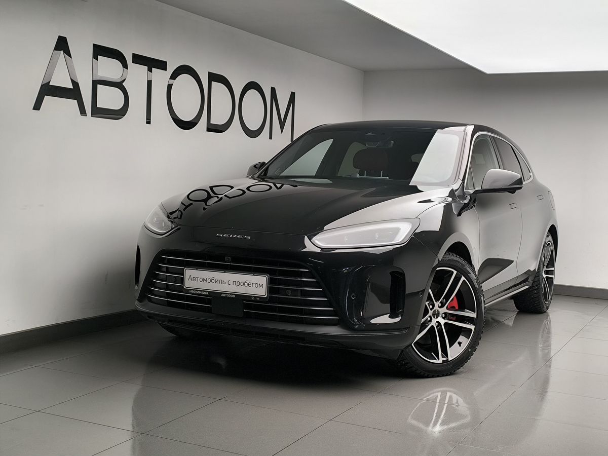Автомобиль Seres M5 I поколение 1.5hyb AT 4WD (496 л.с.) Ultimate Чёрный 2024 с пробегом 38 346 км