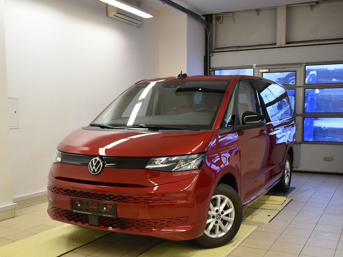 Автомобиль Volkswagen Multivan V поколение (T7) 2.0d AMT (150 л.с.) Life Красный 2022 с пробегом 380 км