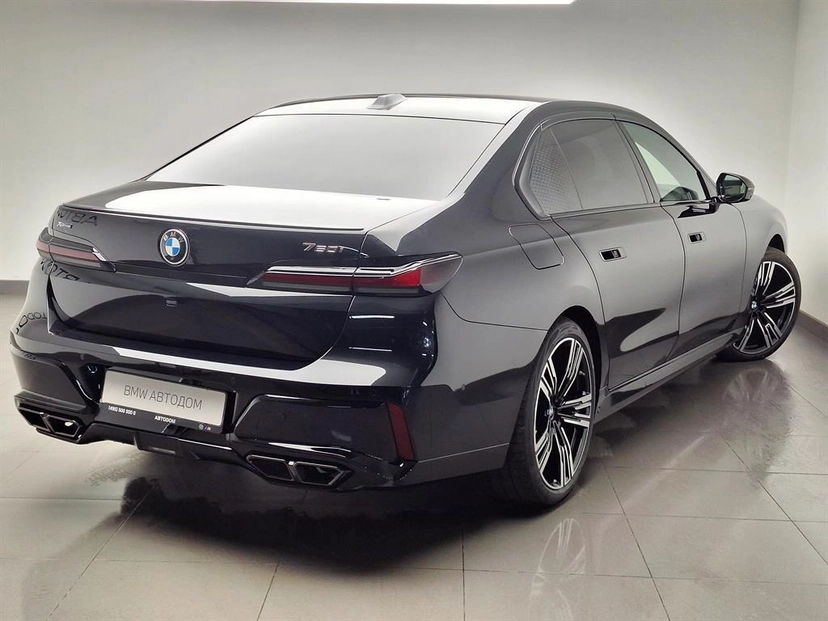 Автомобиль BMW 7 серии VII поколение (G70) 4.4 AT 4WD (544 л.с.) 760i xDrive Чёрный 2025