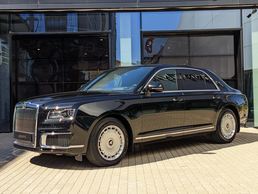 Автомобиль AURUS Senat I поколение 4.4hyb AT 4WD (598 л.с.) Individual Чёрный 2025
