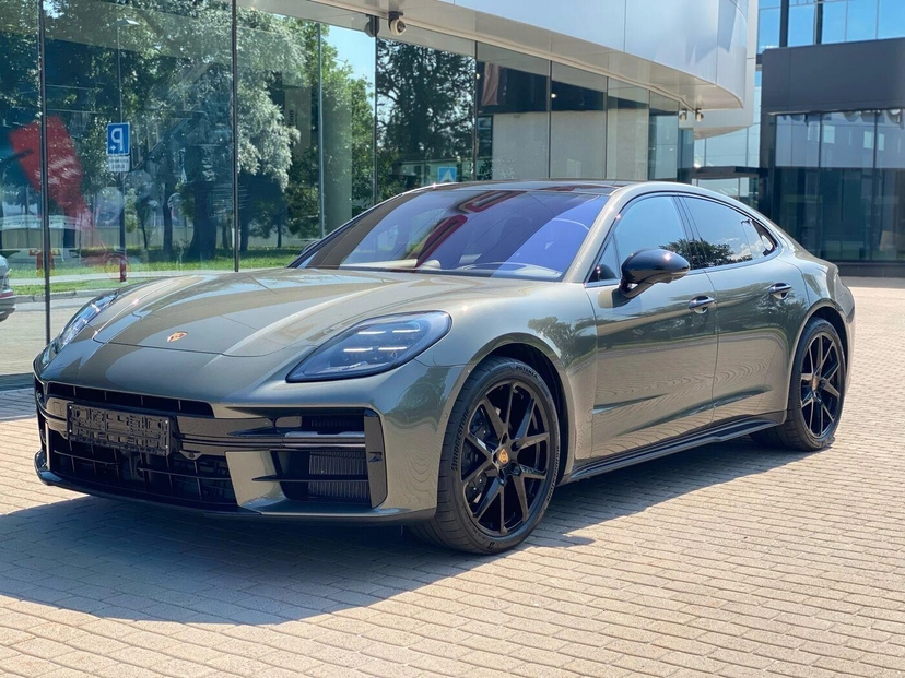 Автомобиль Porsche Panamera III поколение 4 2.9 AMT 4WD (353 л.с.) 4 Зелёный 2025 с пробегом 20 км