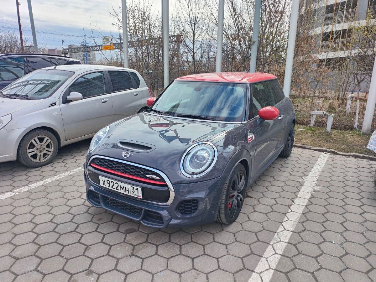 Автомобиль MINI Hatch III (F55/F56) [рестайлинг] John Cooper Works 2.0 AT (231 л.с.) John Cooper Works Серый 2020 с пробегом 68 241 км