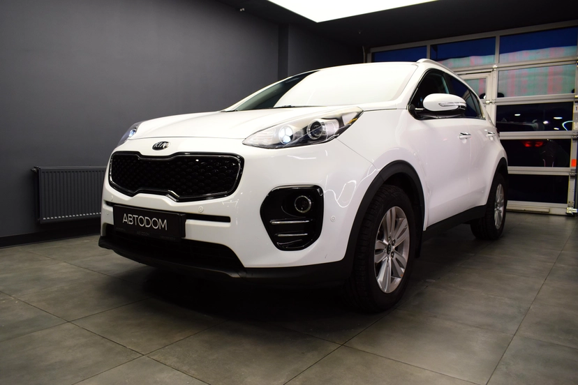 Автомобиль Kia Sportage IV поколение 2.0 AT (150 л.с.) Luxe Белый 2017 с пробегом 61 456 км