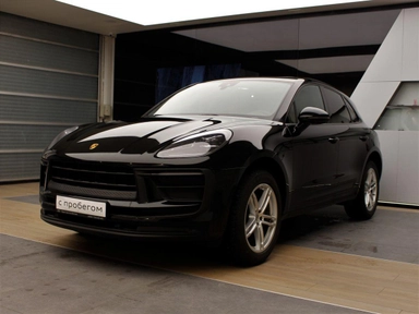 Автомобиль Porsche Macan I [2-й рестайлинг] 2.0 AMT 4WD (265 л.с.) Base Черный 2021 с пробегом 26105 км