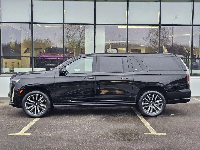 Автомобиль Cadillac Escalade V поколение 6.2 AT 4WD (416 л.с.) Premium Luxury Platinum ESV Чёрный 2022 с пробегом 54 199 км