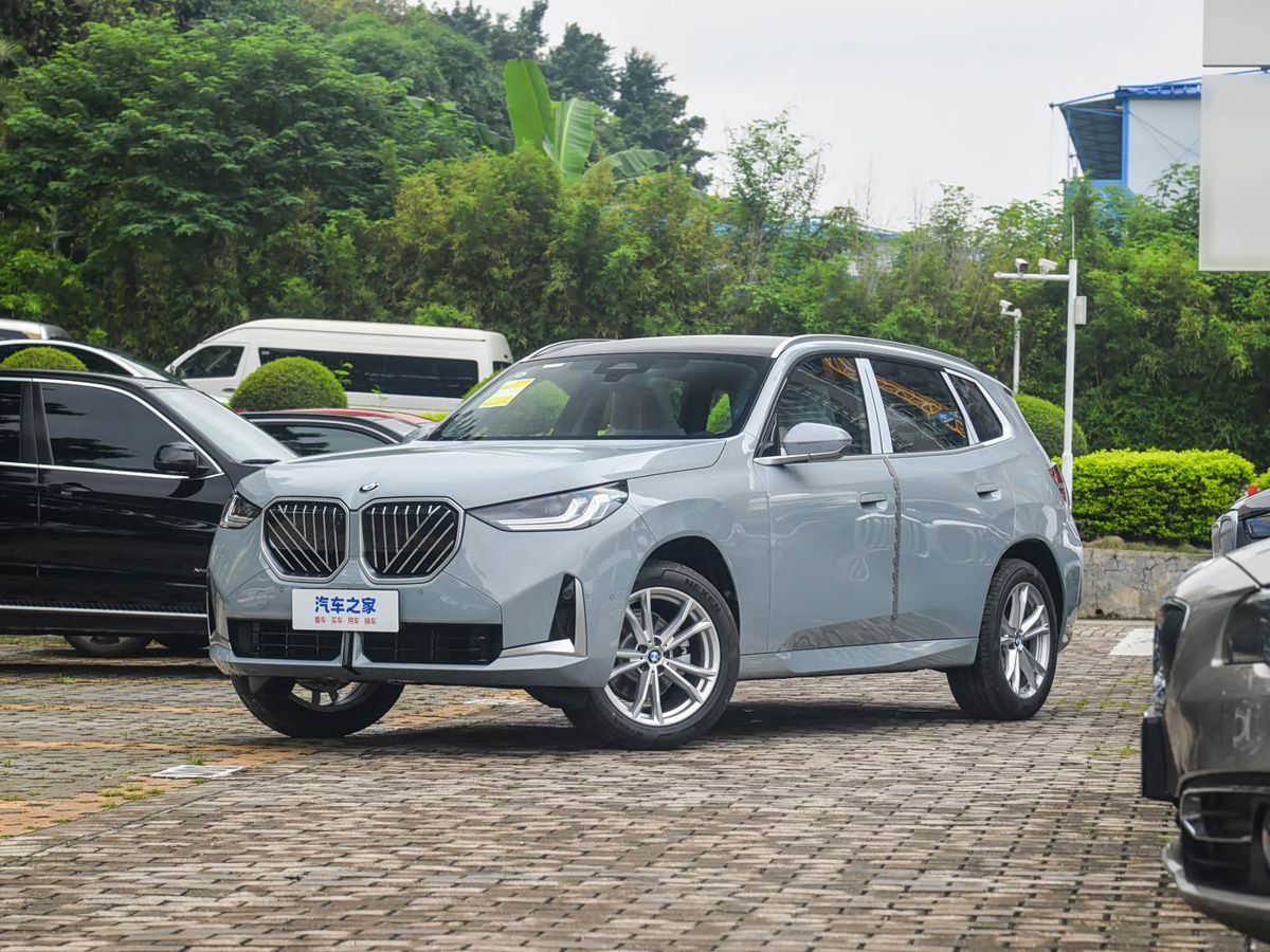 Автомобиль BMW X3 IV поколение (G45/G48) 2.0 AT 4WD (190 л.с.) Luxury Серый 2025 