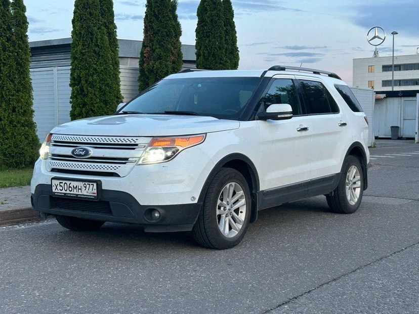 Ford Explorer V поколение 3.5 AT 4WD (294 л.с.) Base Белый 2014 с пробегом 175 000 км