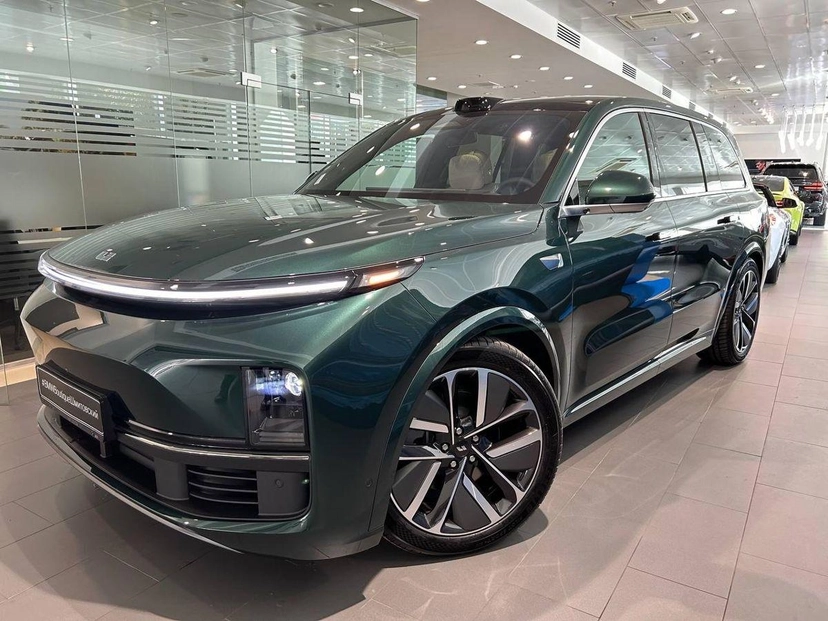 Автомобиль LiXiang L9 I поколение 1.5hyb AT 4WD (449 л.с.) Max Зелёный 2023 с пробегом 25 км