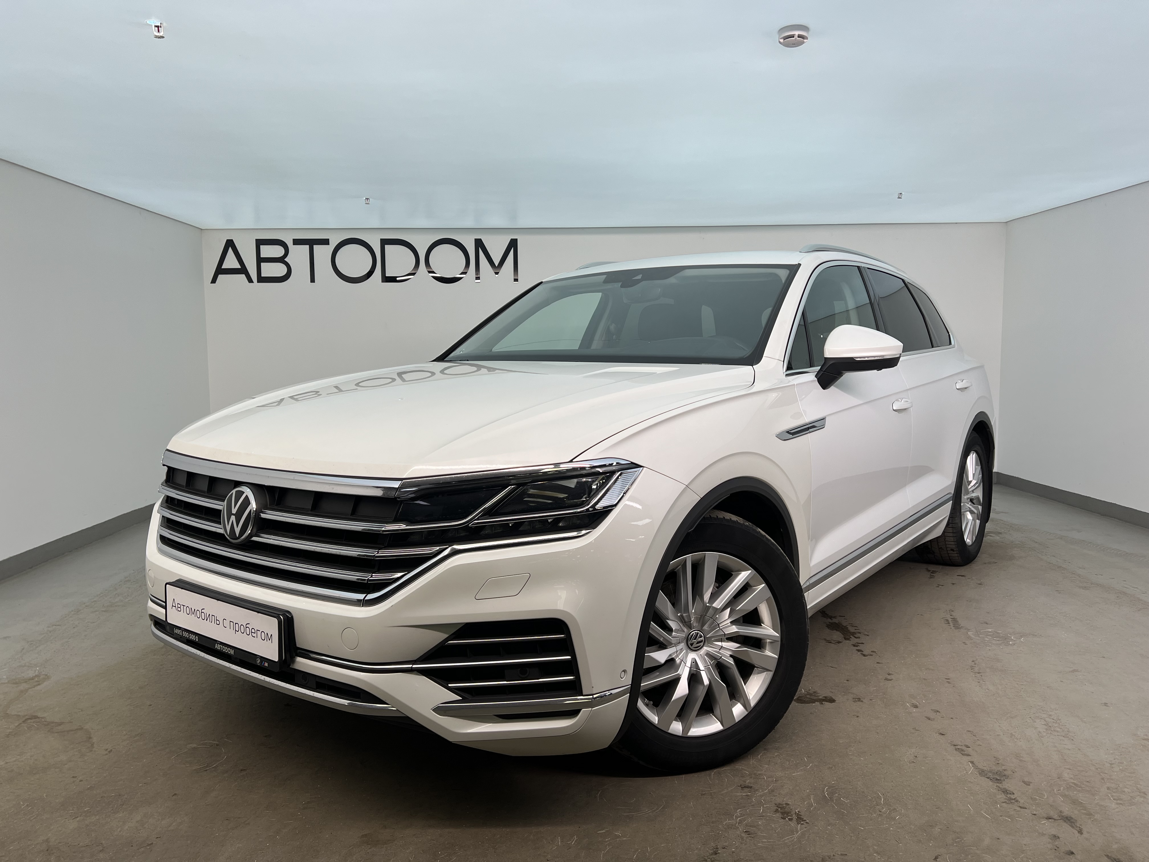 Автомобиль Volkswagen Touareg III поколение 3.0d AT 4WD (249 л.с.) Base Белый 2021 с пробегом 105 000 км