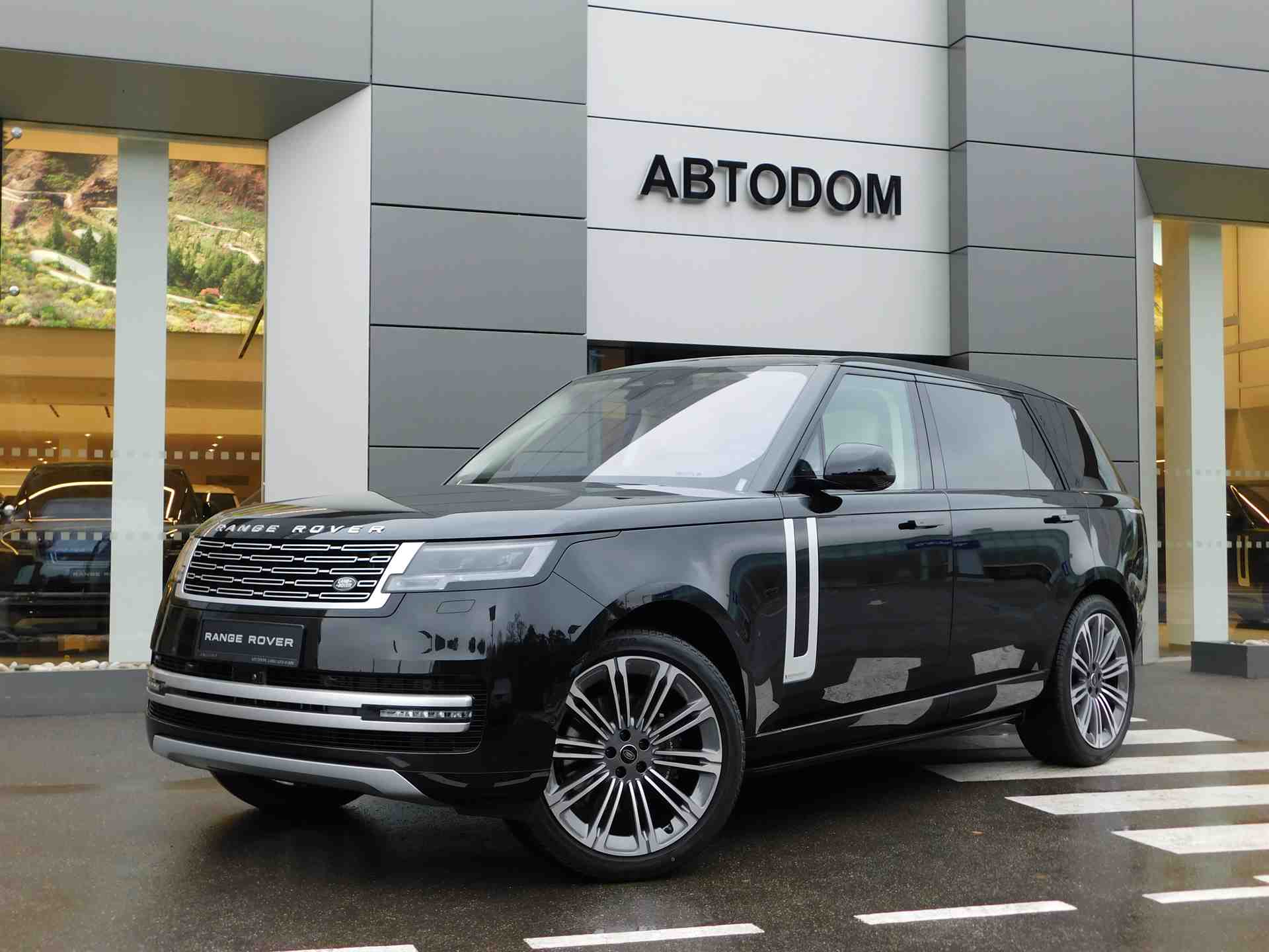 Автомобиль Land Rover Range Rover V поколение 3.0d AT 4WD (350 л.с.) Autobiography Черный 2022 новый